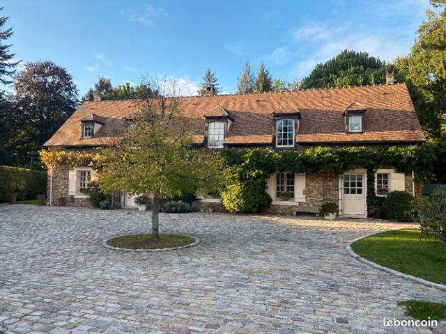 Maison 6 pièces 210 m²
