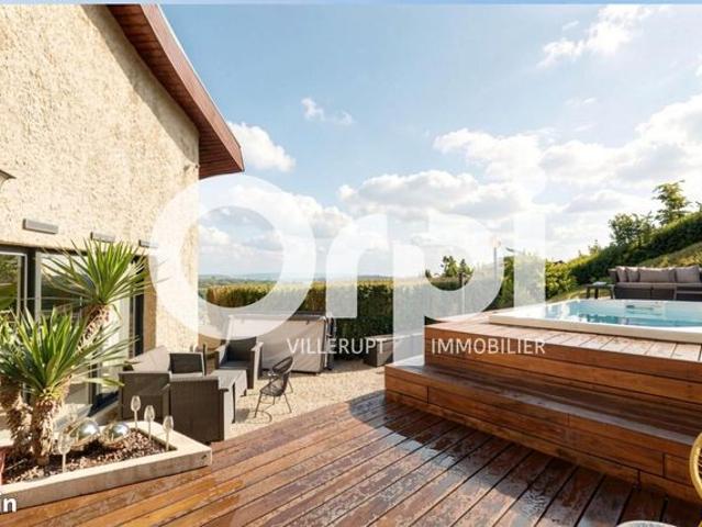 Maison 6 pièces 210 m²