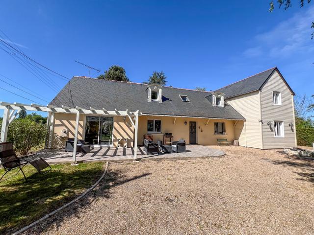 Maison 6 pièces 210 m²