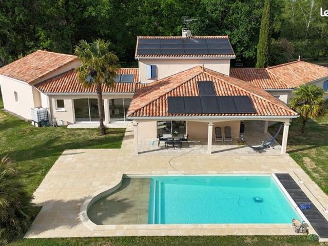 Maison 6 pièces 210 m²