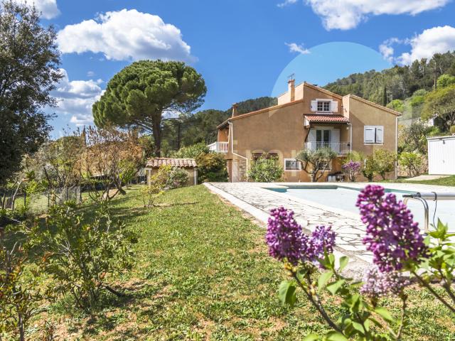 Maison 6 pièces 210 m²