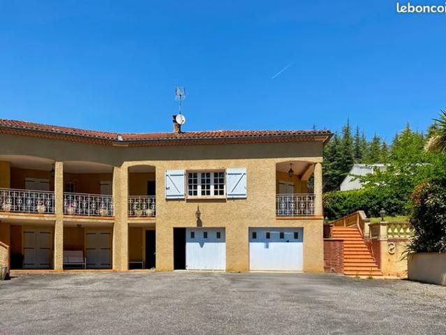 Maison 6 pièces 210 m²