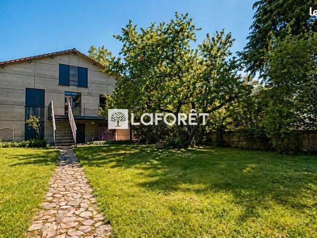 Maison 6 pièces 210 m²