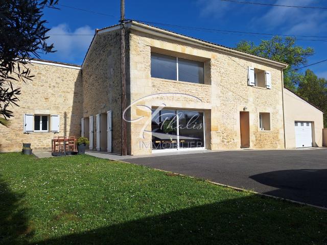 Maison 6 pièces 210 m²