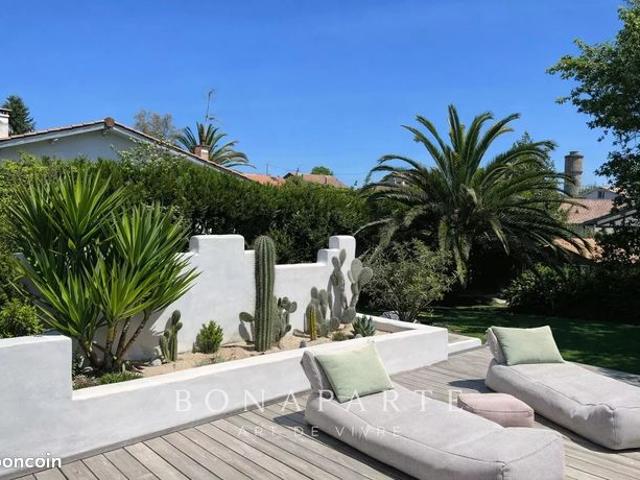 Maison 6 pièces 210 m²