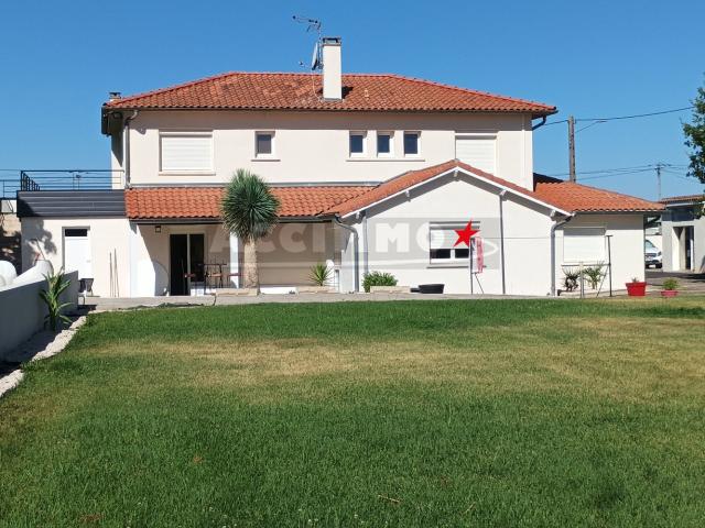 Maison 6 pièces 210 m²
