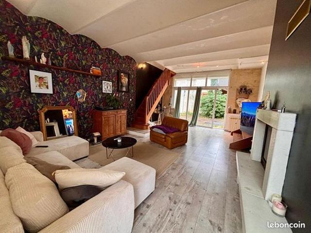 Maison 6 pièces 210 m²