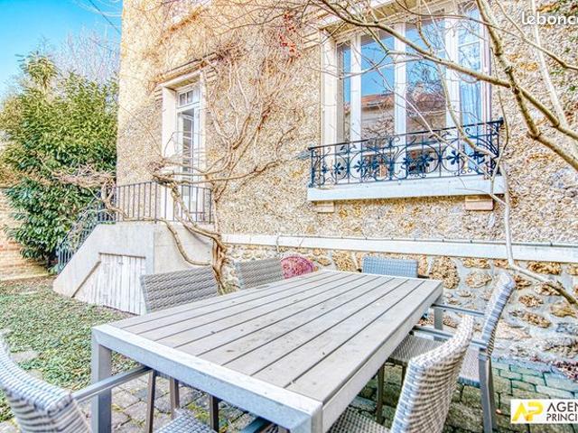 Maison 6 pièces 210 m²
