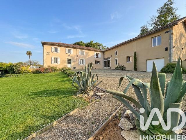 Maison 6 pièces 210 m²