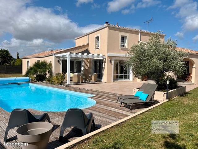 Maison 6 pièces 210 m²