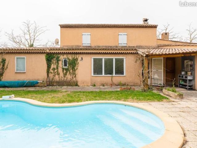 Maison 6 pièces 210 m²