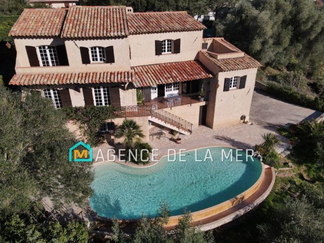 Maison 6 pièces 210 m²