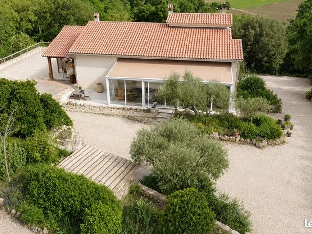 Maison 6 pièces 210 m²
