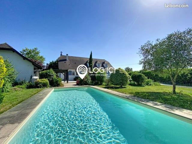 Maison 6 pièces 210 m²