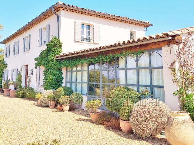Maison 6 pièces 210 m²