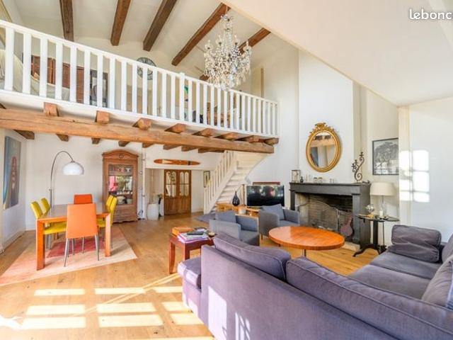 Maison 6 pièces 210 m²