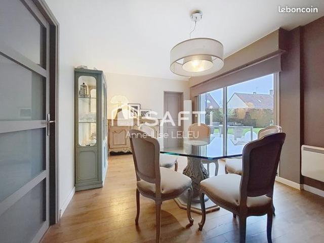 Maison 6 pièces 210 m²