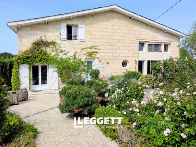 Maison 6 pièces 210 m²