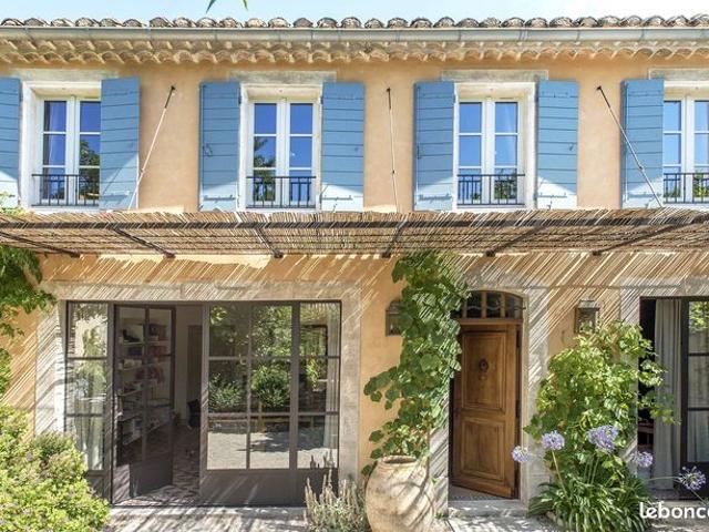 Maison 6 pièces 210 m²