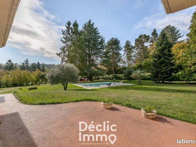 Maison 6 pièces 210 m²
