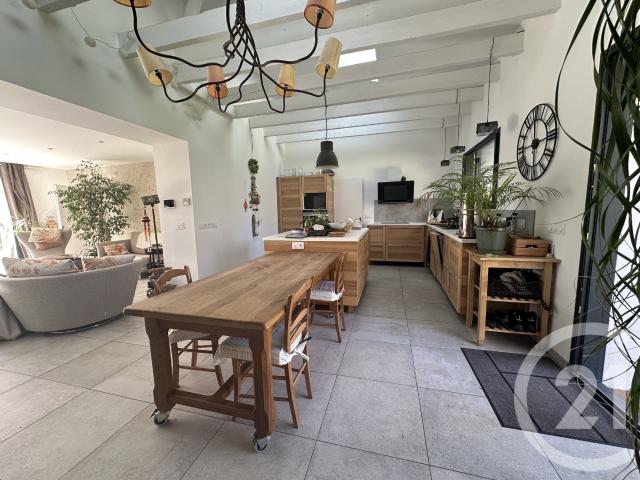 Maison 6 pièces 210 m²