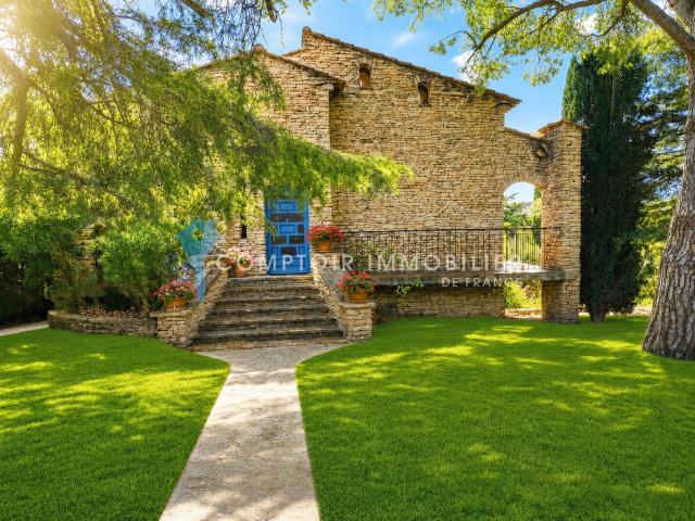 Maison 6 pièces 210 m²