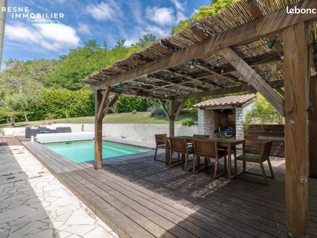 Maison 6 pièces 210 m²