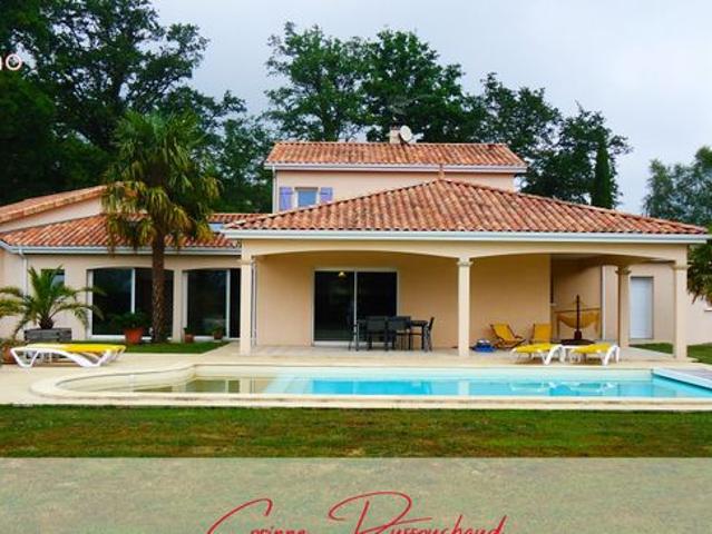 Maison 6 pièces 210 m²