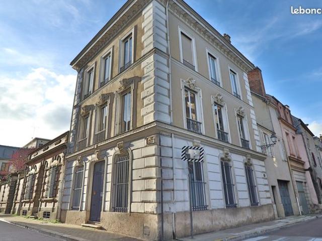 Maison 6 pièces 210 m²