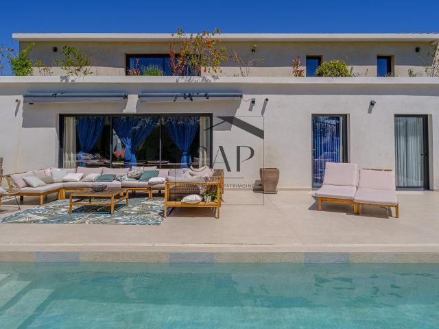 Maison 6 pièces 210 m²