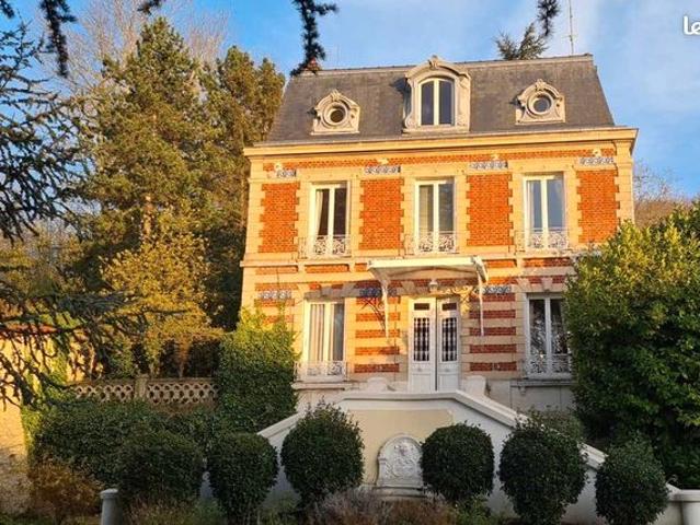 Maison 6 pièces 210 m²