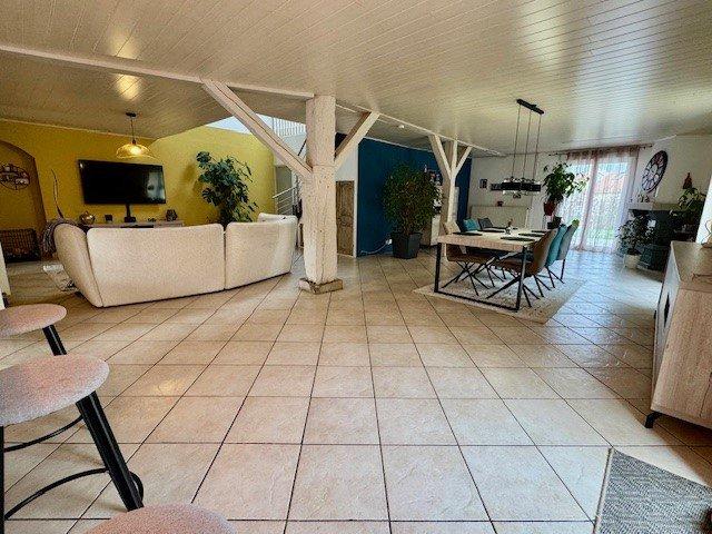 Maison 6 pièces 210 m²