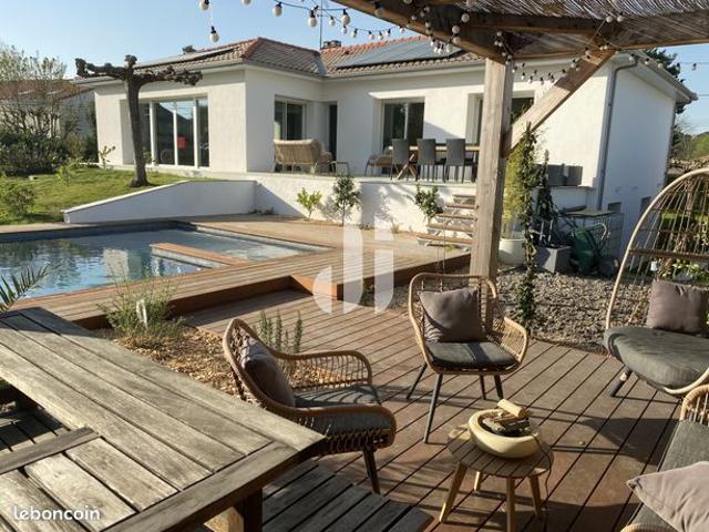 Maison 6 pièces 210 m²