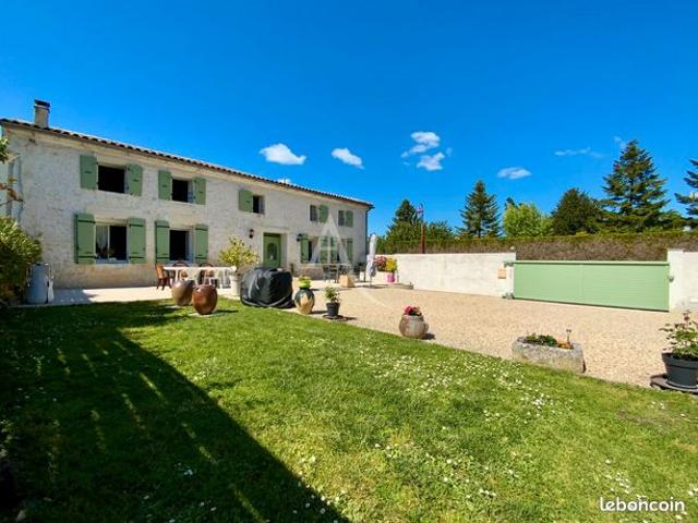 Maison 6 pièces 210 m²