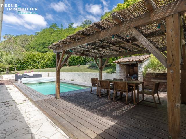 Maison 6 pièces 210 m²
