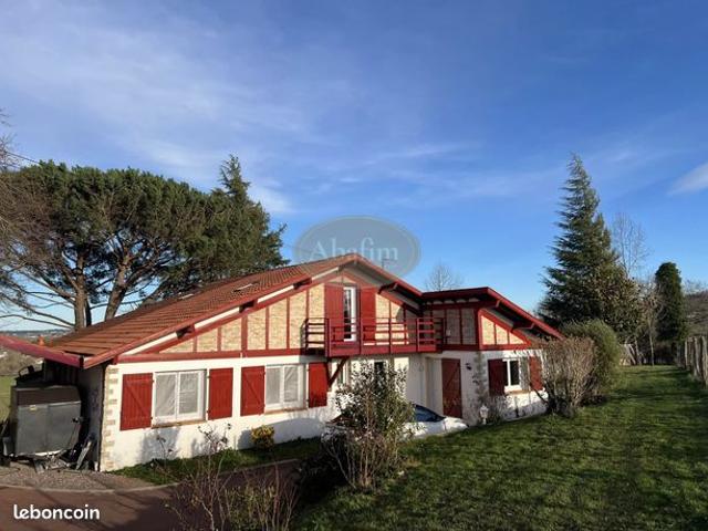 Maison 6 pièces 210 m²