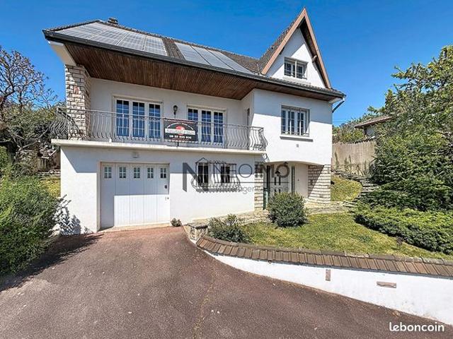 Maison 6 pièces 211 m²