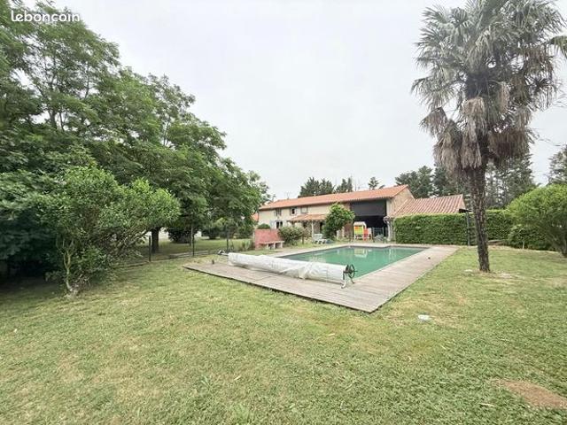 Maison 6 pièces 211 m²