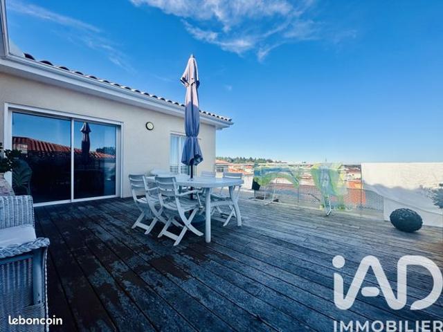 Maison 6 pièces 211 m²