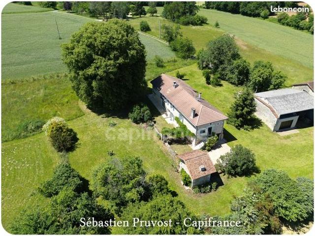 Maison 6 pièces 211 m²
