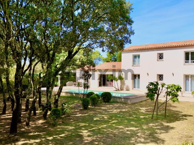 Maison 6 pièces 211 m²