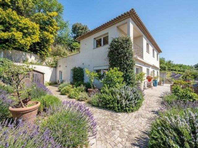 Maison 6 pièces 211 m²