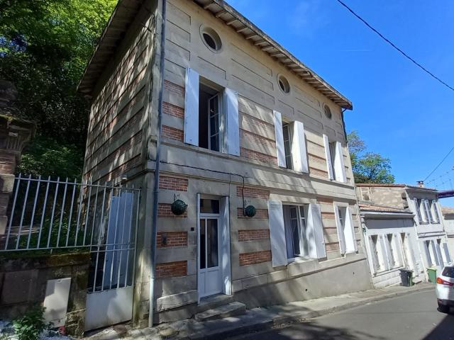 Maison 6 pièces 211 m²