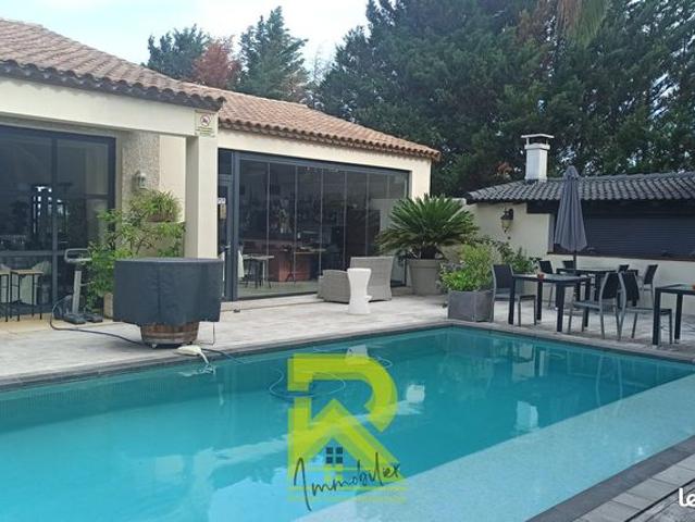 Maison 6 pièces 211 m²