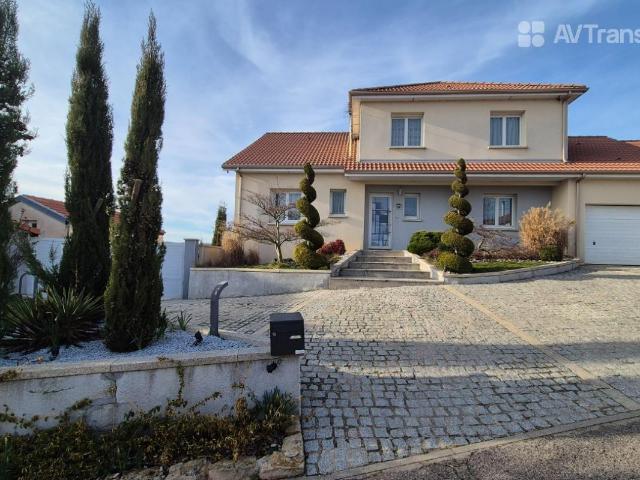 Maison 6 pièces 212 m²