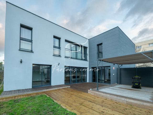 Maison 6 pièces 212 m²