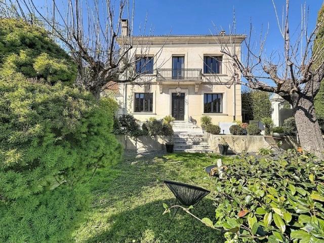 Maison 6 pièces 212 m²