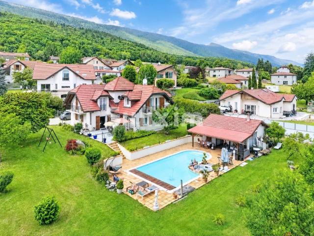 Maison 6 pièces 212 m²