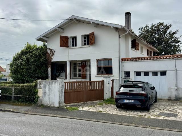 Maison 6 pièces 212 m²