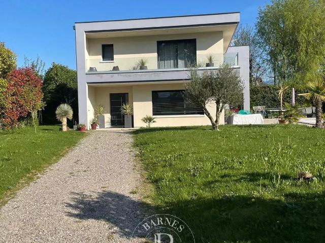 Maison 6 pièces 212 m²